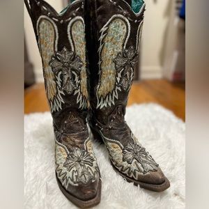 Corral boots size 8. Never worn.